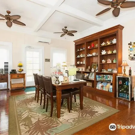 The Guesthouses At Southernmost Beach Resort - Adults Only
